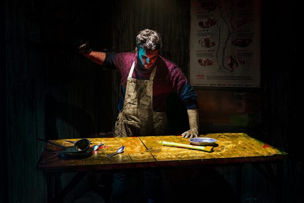 Фотография перформанса «Булимия»