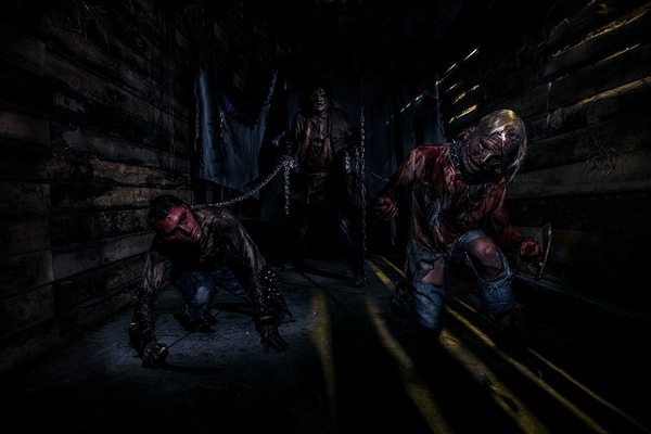 Фотография перформанса «Людоед»