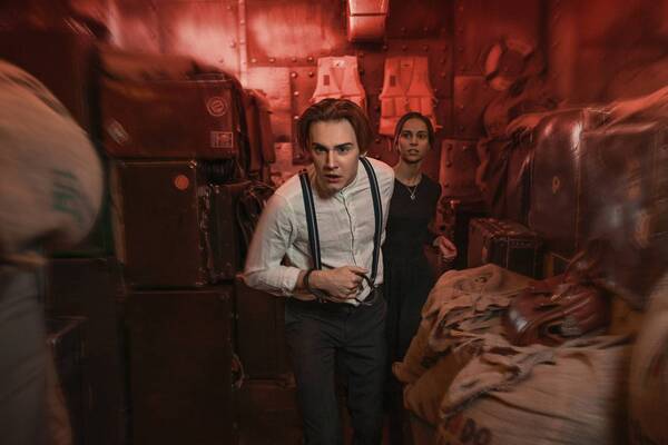 Фотография перформанса «Крушение легенды»