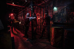 Фотография перформанса Заражение от компании Клаустрофобия (Фото 3)