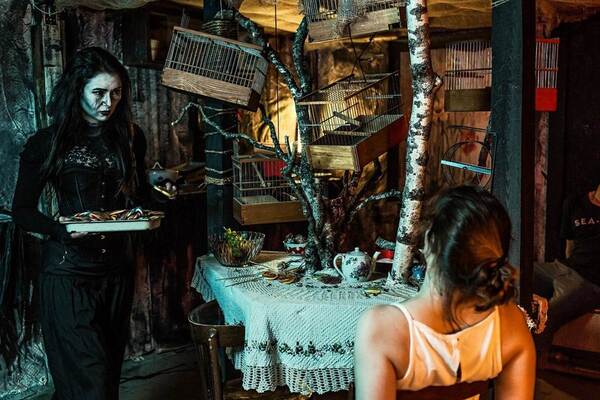 Фотография перформанса «Poison»