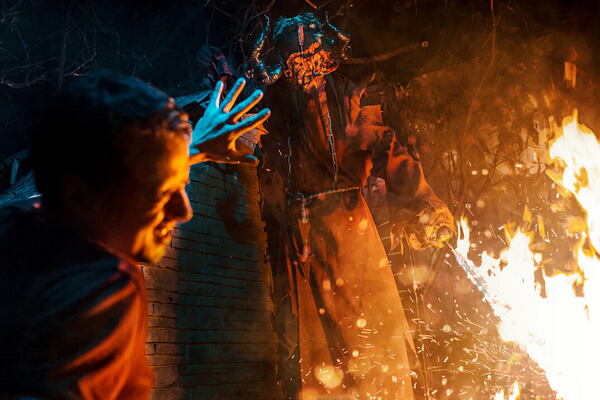 Фотография перформанса «Зло: область тьмы»