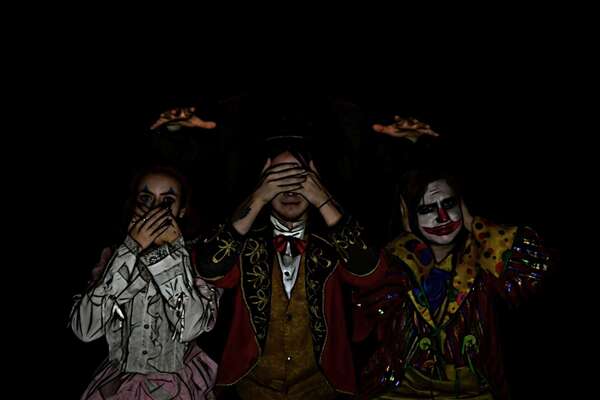 Фотография перформанса «Шоу пошло не так»