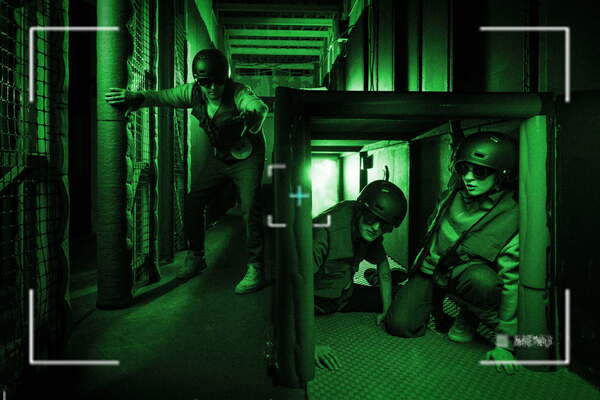 Фотография экшн-игры «Выжить во тьме: игра теней»