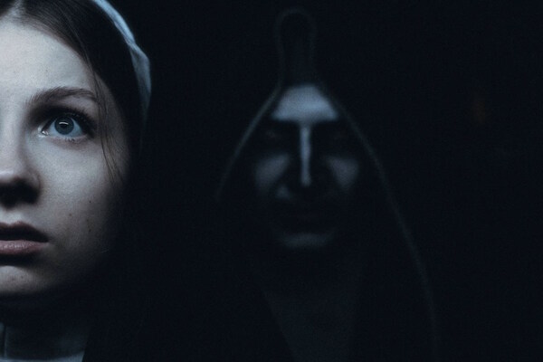 Фотография перформанса «Проклятие монахини»