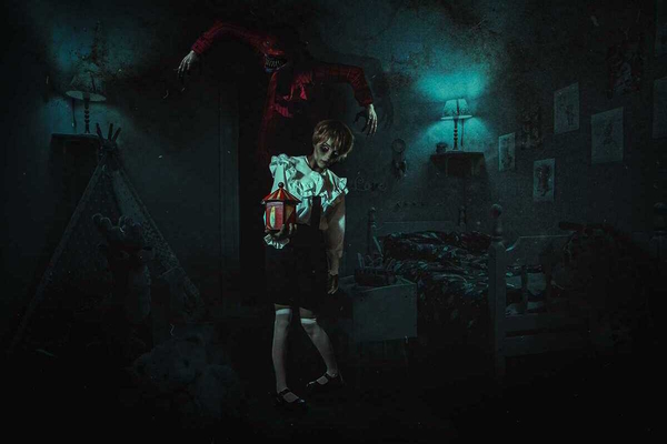 Фотография перформанса «Заклятие»