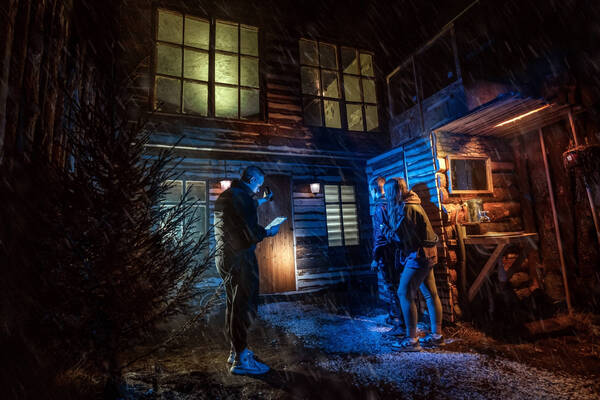 Фотография перформанса «Момо»