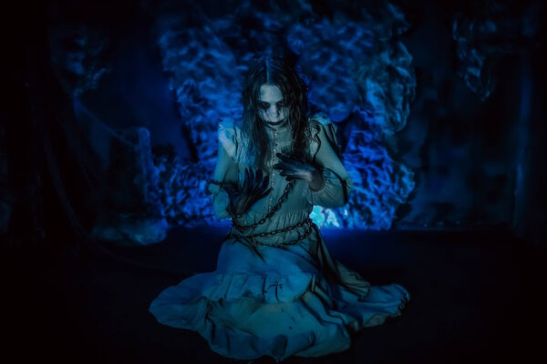 Фотография перформанса «Шепот»