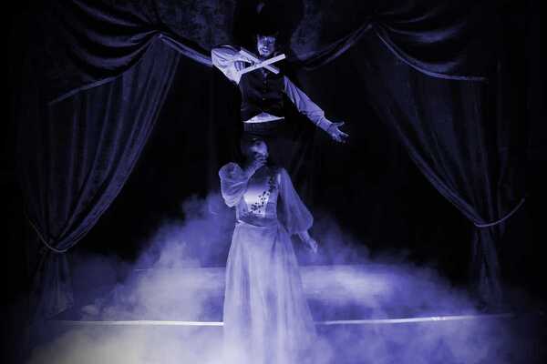 Фотография перформанса «Закулисье кошмаров»