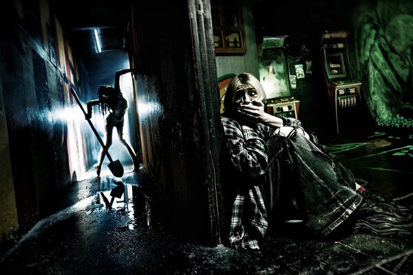 Фотография перформанса «Страшные истории для рассказов в темноте»