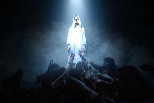 Фотография перформанса «Дом 1000 трупов»