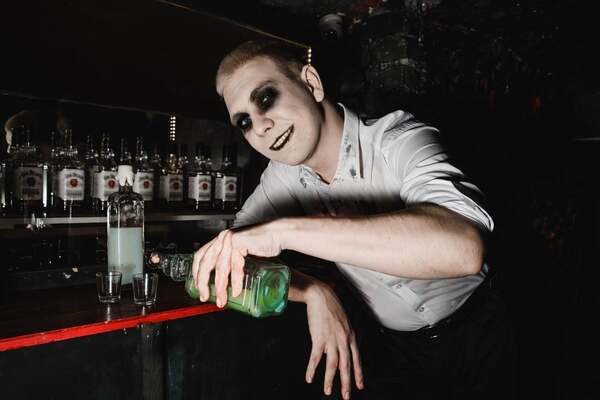 Алкогольный квест "Бар вампиров"