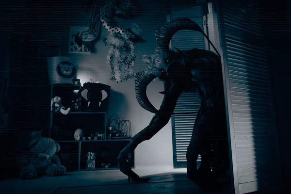 Фотография перформанса «Полтергейст»