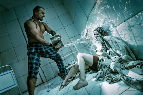 Фотография перформанса «Палата № 6»