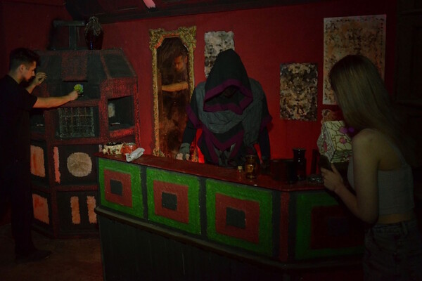 Фотография перформанса «Изгой»