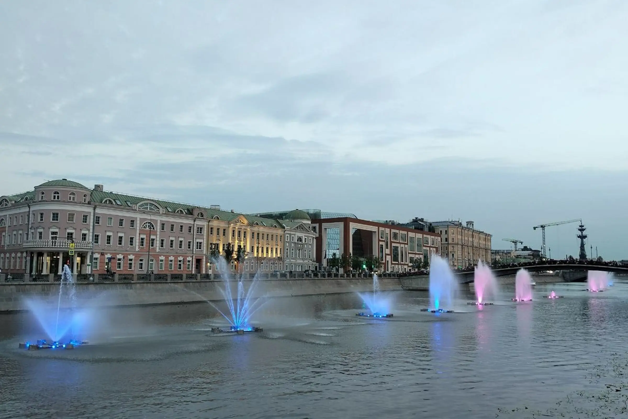 Откройте двери в мир квестов!