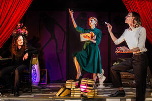 Фотография перформанса Театр крови от компании Клаустрофобия (Фото 4)