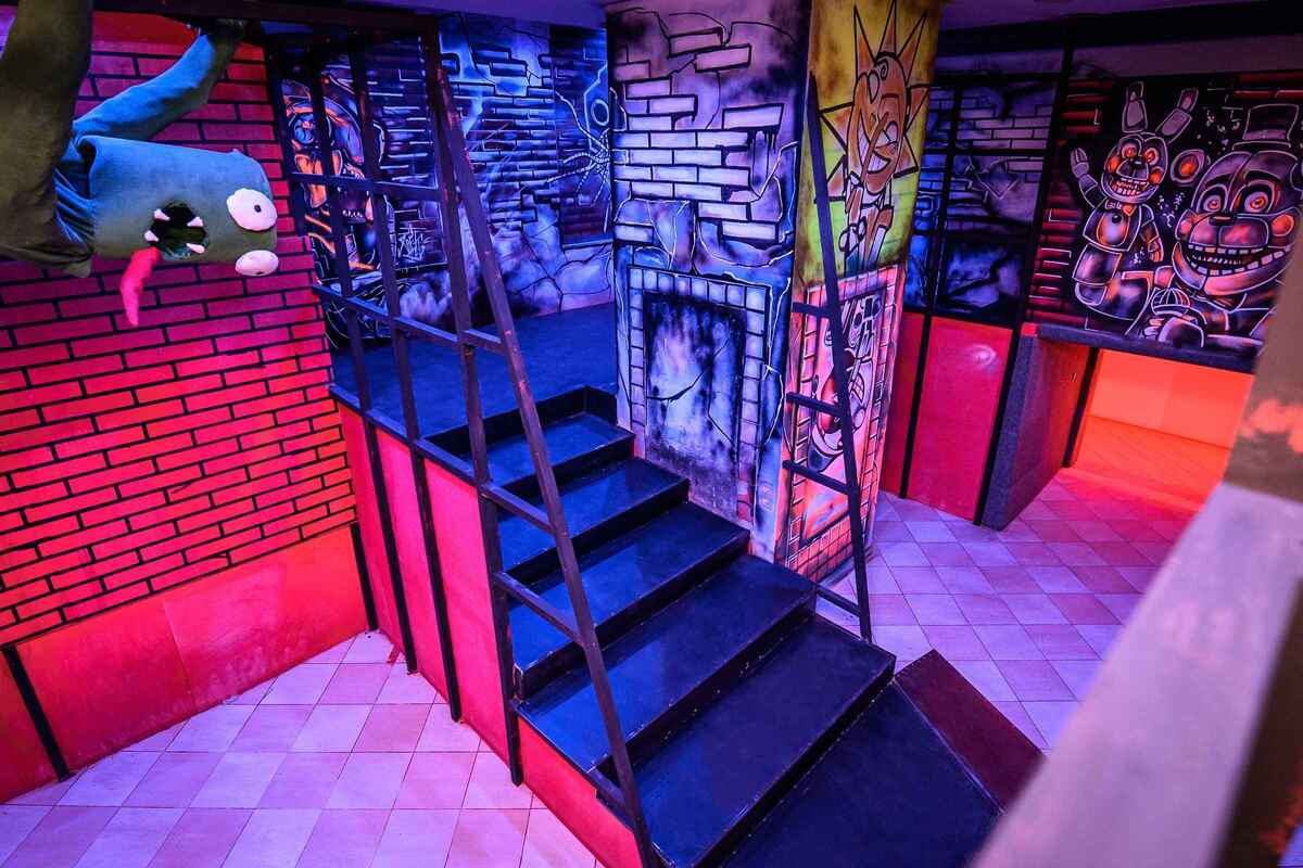 Фотография экшн-игры Лазертаг "Забытая фабрика" от компании Lasertag Arena (Фото 1)
