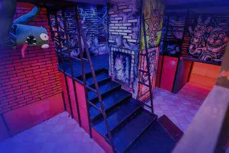 Экшн-игра «Лазертаг "Забытая фабрика"» от Lasertag Arena