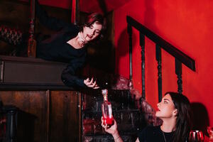 Фотография квеста Алкогольный квест "Ночь в баре Дракулы" от компании Нелогика (Фото 3)