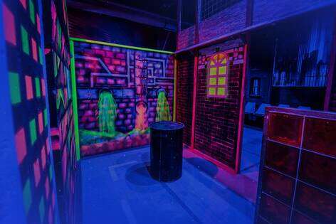 Экшн-игра «Лазертаг "Город теней"» от Lasertag Arena