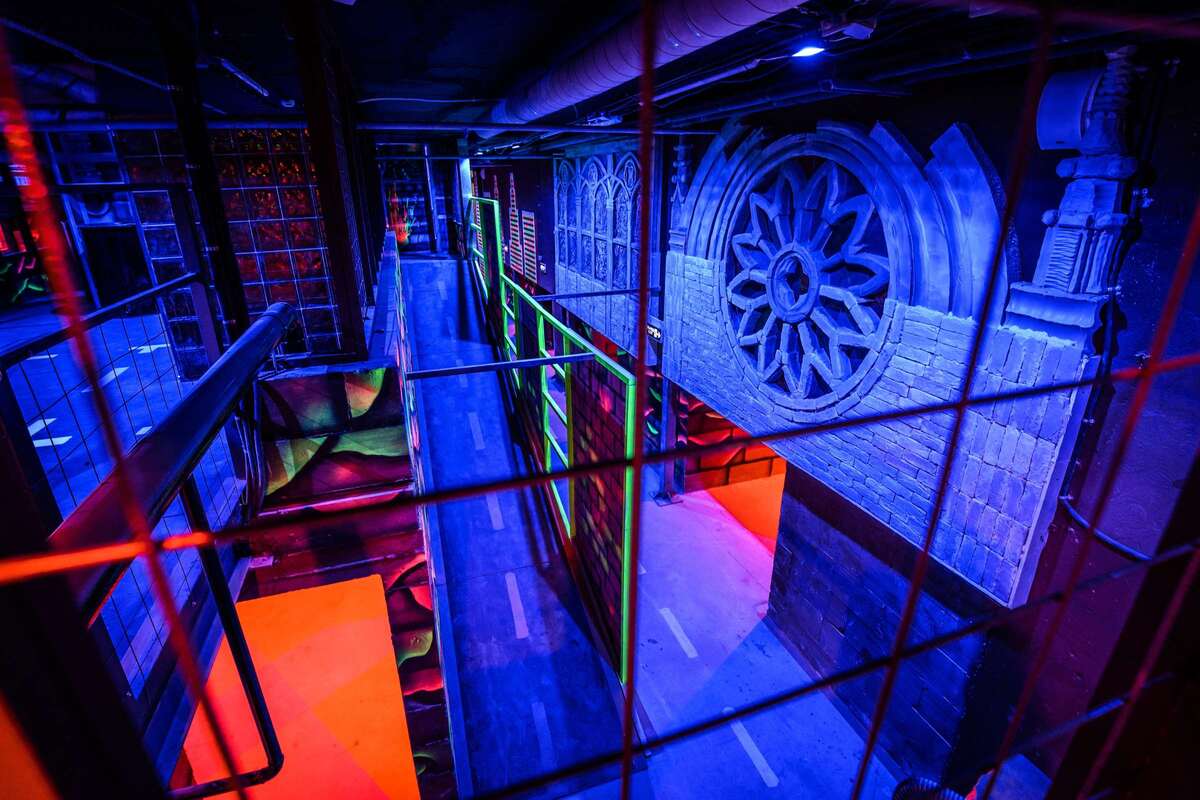 Фотография экшн-игры Лазертаг "Город теней" от компании Lasertag Arena (Фото 4)