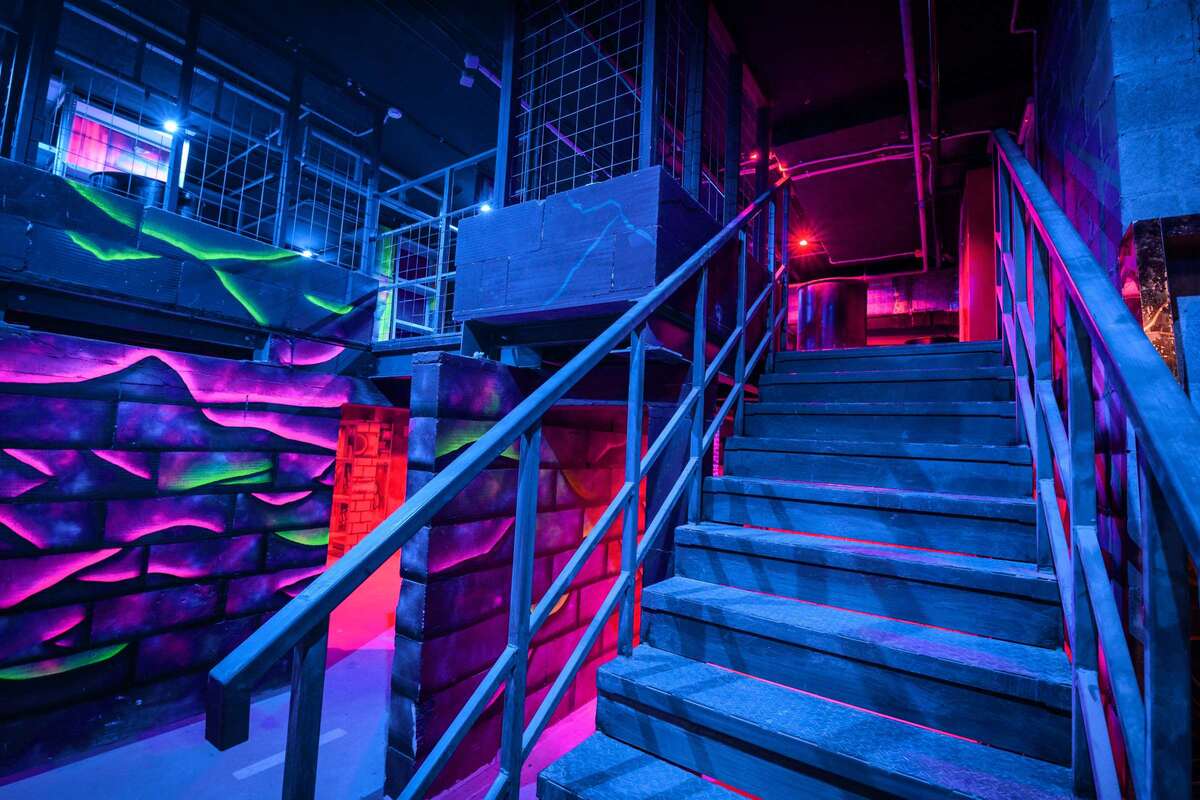Фотография экшн-игры Лазертаг "Город теней" от компании Lasertag Arena (Фото 5)