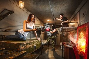 Фотография перформанса Контрабанда. Операция "Лысый пингвин" от компании Клаустрофобия (Фото 1)
