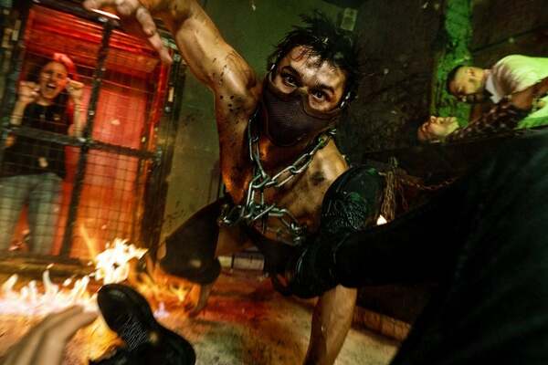 Фотография перформанса «Сдается квартира»