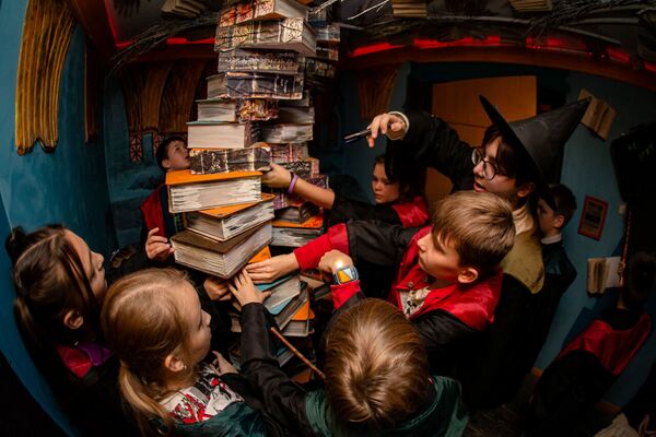 Фотография перформанса «Гарри и орден магов»