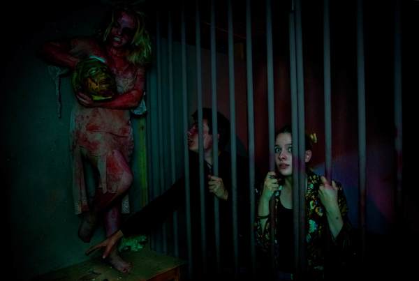 Фотография перформанса «Horror House Шоу»