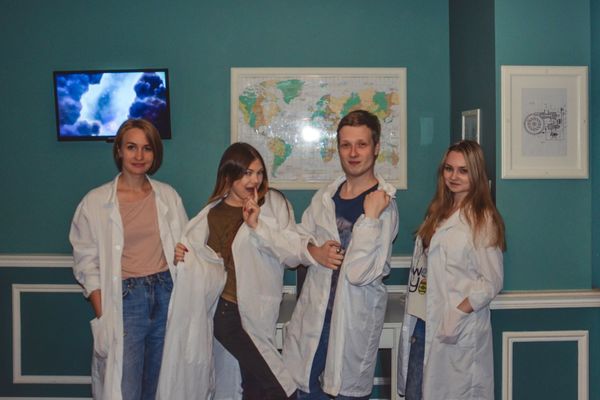 Команда «КвестОбзор» в квесте Машина времени