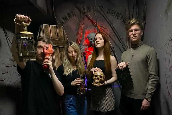 Команда «КвестОбзор» в квесте Отель